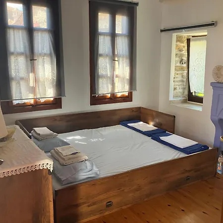 Traditional House * Nikíti